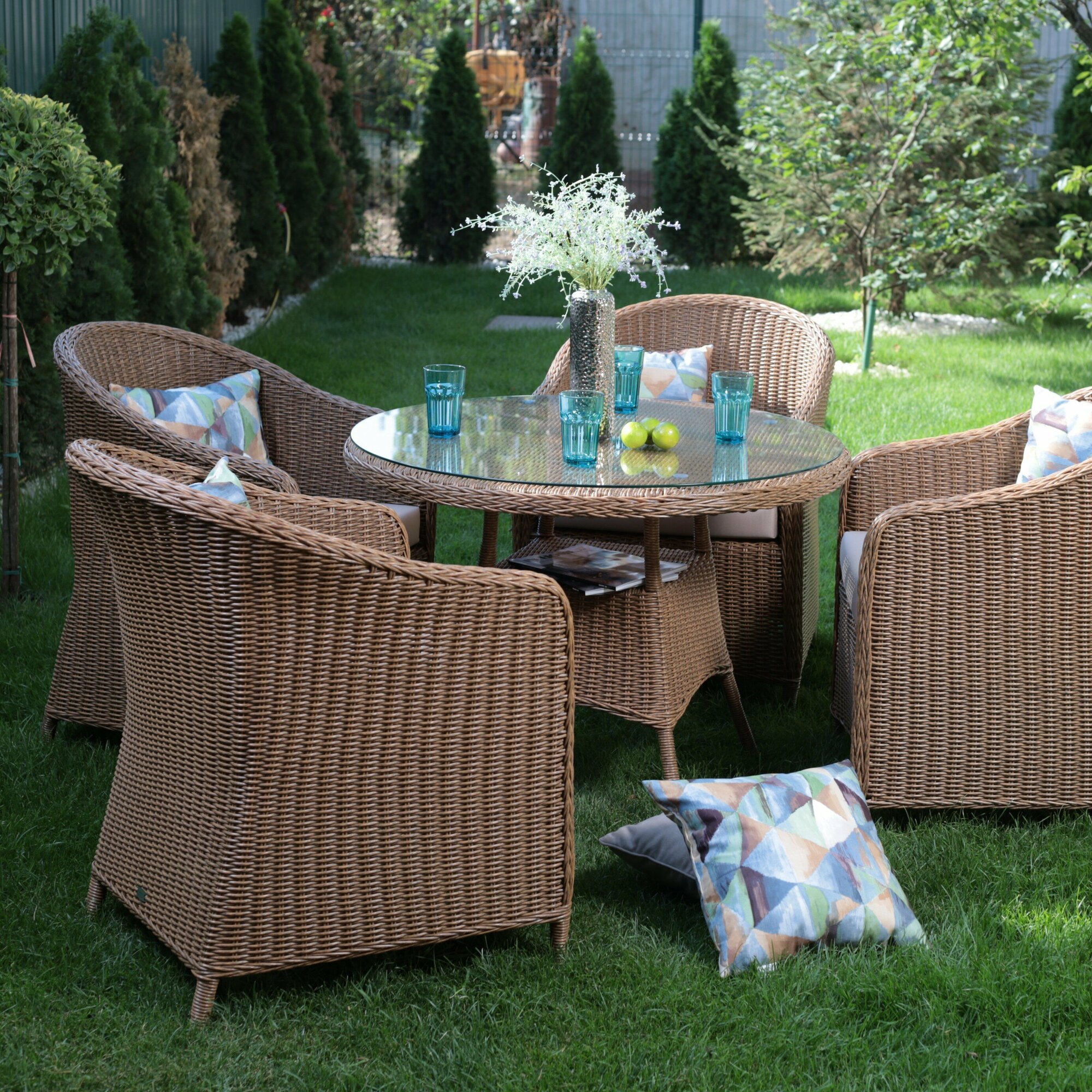 Комплект плетеной мебели Рим MALACCA из ротанга с подушками, обеденный круглый стол+4 кресла, искусственный ротанг, для сада