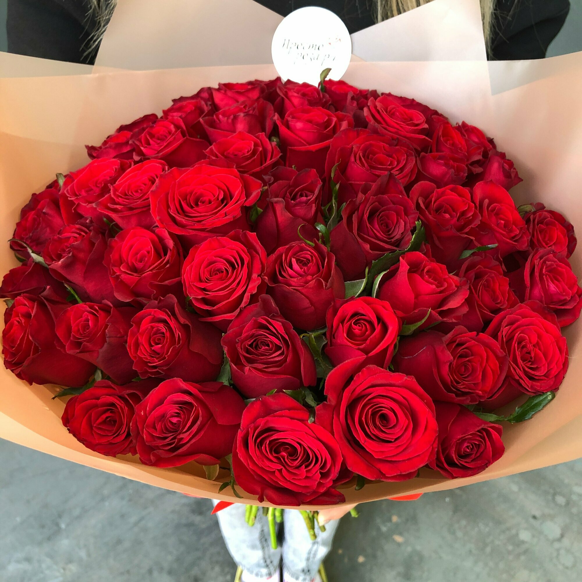 Розы средние бордо 41 шт красные Ред 40 см арт. 12725 st nhi po kr ak