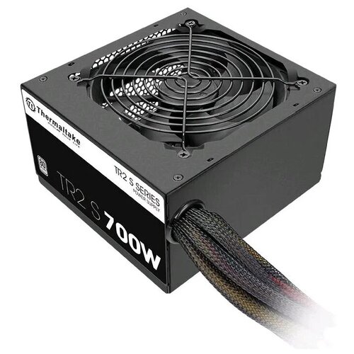 Блок питания Thermaltake ATX 700W TR2 S 80 2444pin APFC 120mm fan 6xSATA RTL 577200₽