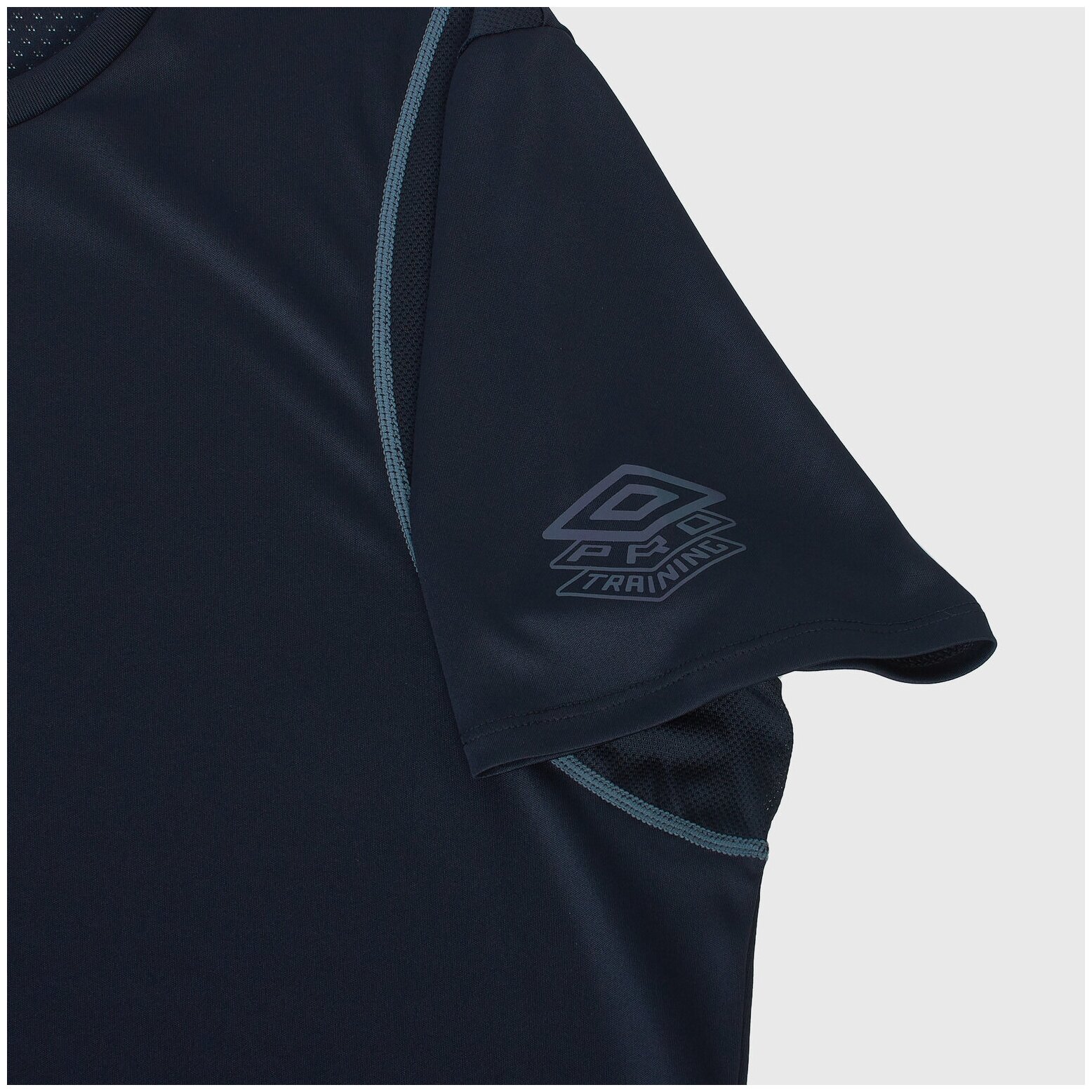 Футболка спортивная Umbro Футболка тренировочная Umbro Pro Training Tee 65844U-KMK