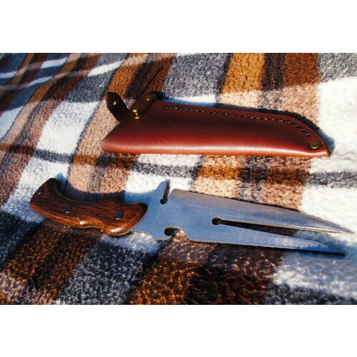 Нож - вилка с накладной деревянной ручкой в чехле
