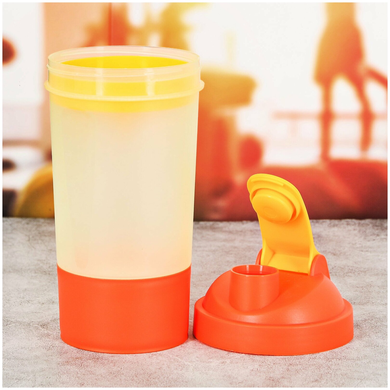 Шейкер спортивный "Вид 8", белооранжевый, с чашей под протеин 500 мл