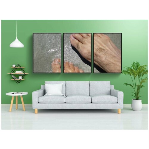 фото Набор модулных постеров для интерьера "ноги, песок, море" 60x90 см. в тубусе, без рамки lotsprints