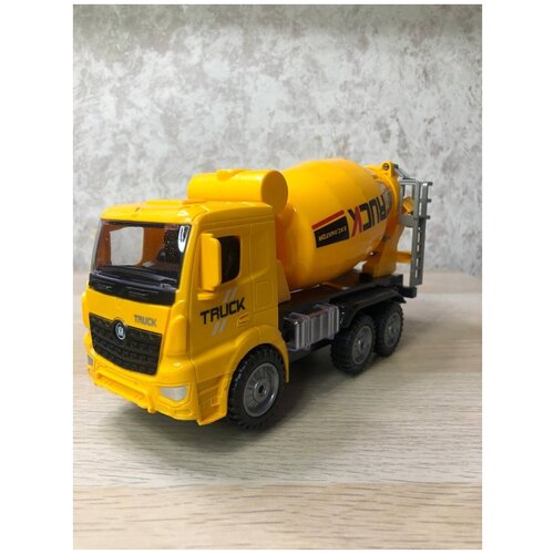 Игрушка бетономешалка Yang Fan Truck Engineering Series YF3092A