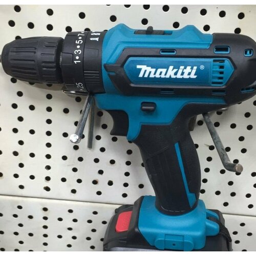 Дрель-шуруповерт аккумуляторный DF331D 4600₽