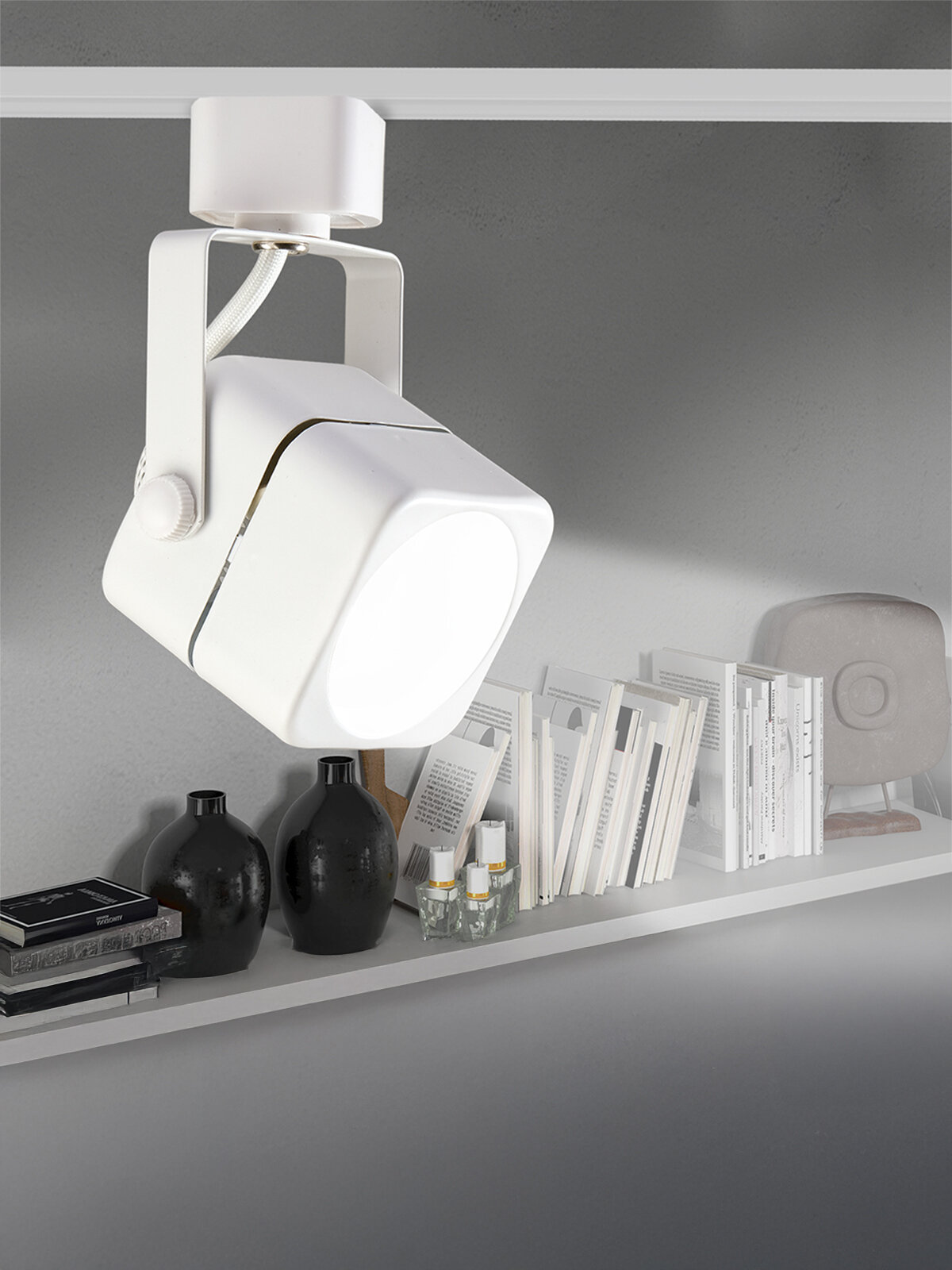 Светильник трековый Jazzway PTR 24WH, цоколь GU10, мощность 50Вт, IP20, белый — фото 1