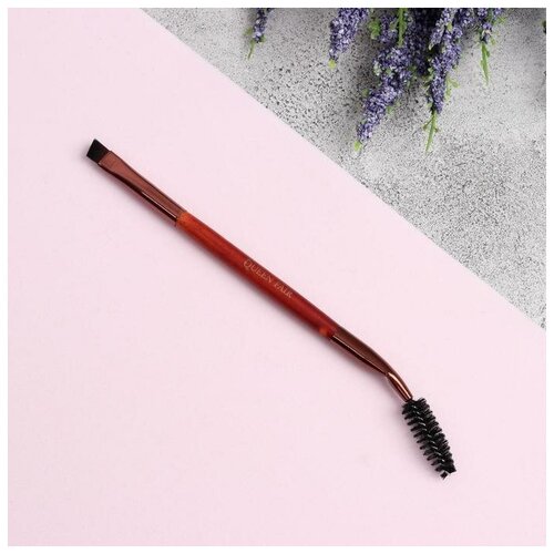 Queen fair Кисть для макияжа Brush WOOD, двусторонняя, с щёточкой, 14,5 см, цвет коричневый