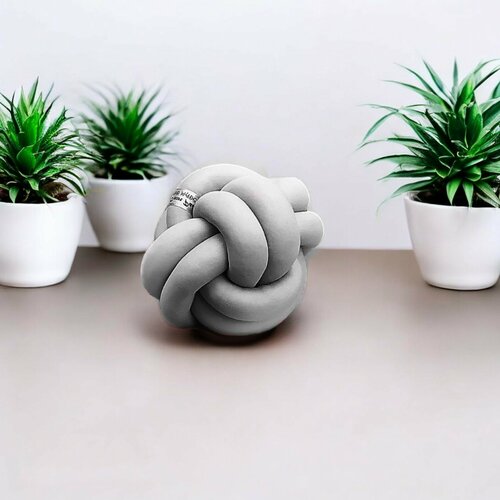 Декоративная подушка-узел 20х20 см. Современный интерьерный декор. Диванная подушка в форме шара светло-серого цвета(Д0011)