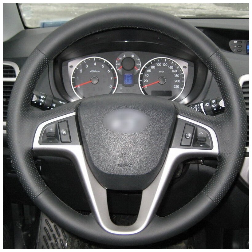 Накладка из натуральной кожи "Кожа рулит" на руль Hyundai Solaris I (2011-2017), i20 (2008-2014), черная, для руля без штатной накладки