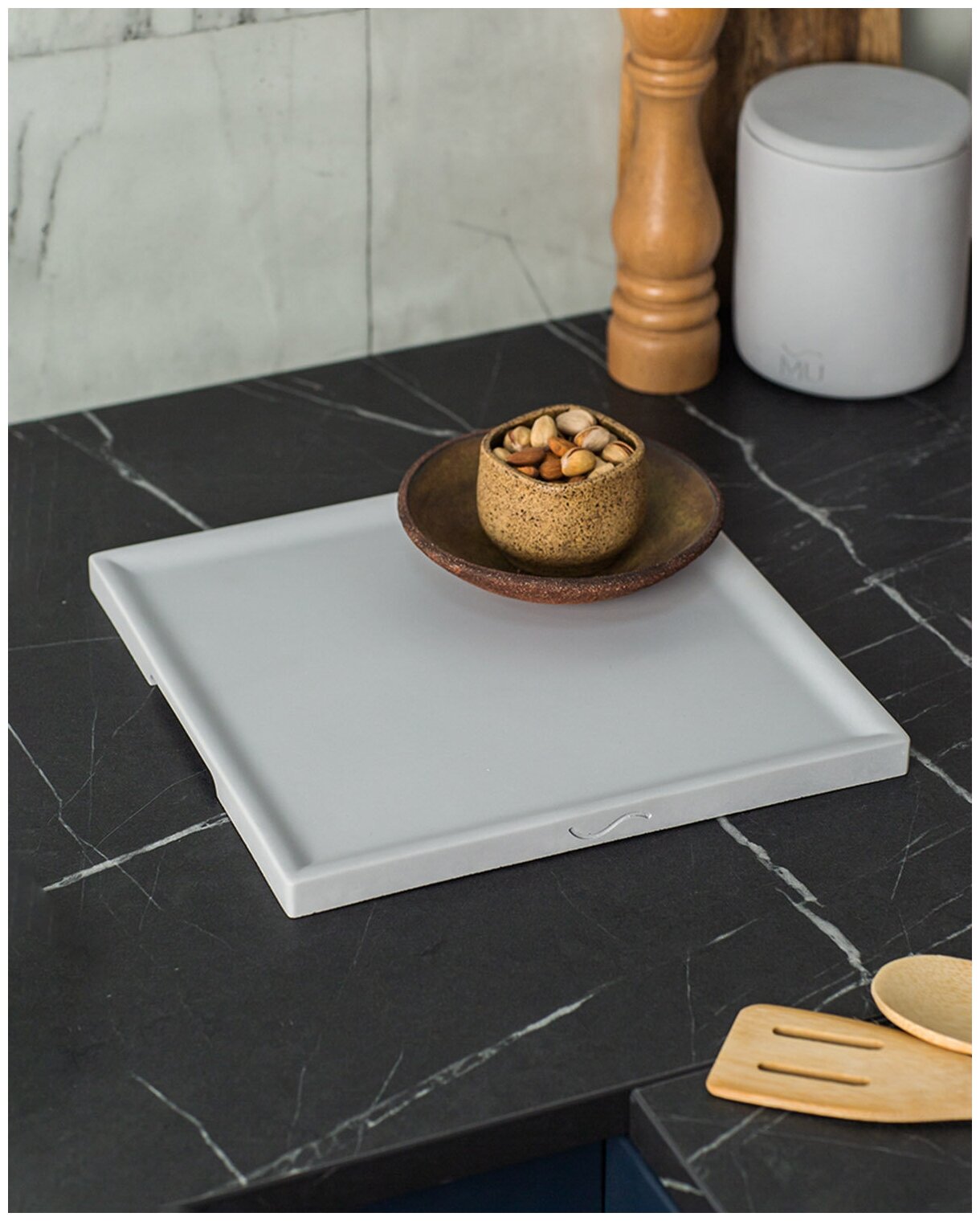 Поднос декоративный кухонный Dorian Square L, 30x30 см, бетон, серый матовый