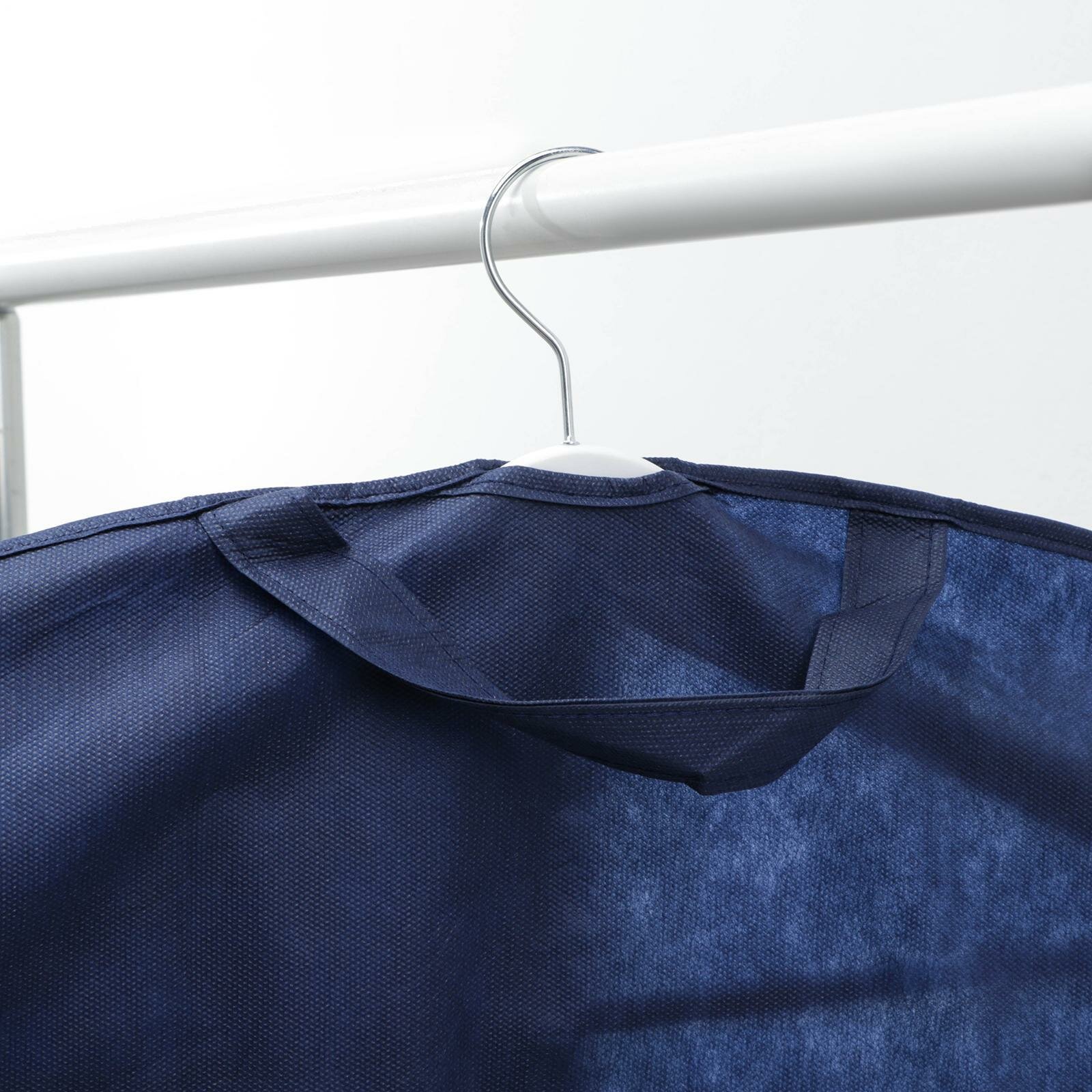 Чехол для одежды 60×100 см, спанбонд, цвет синий - фотография № 5