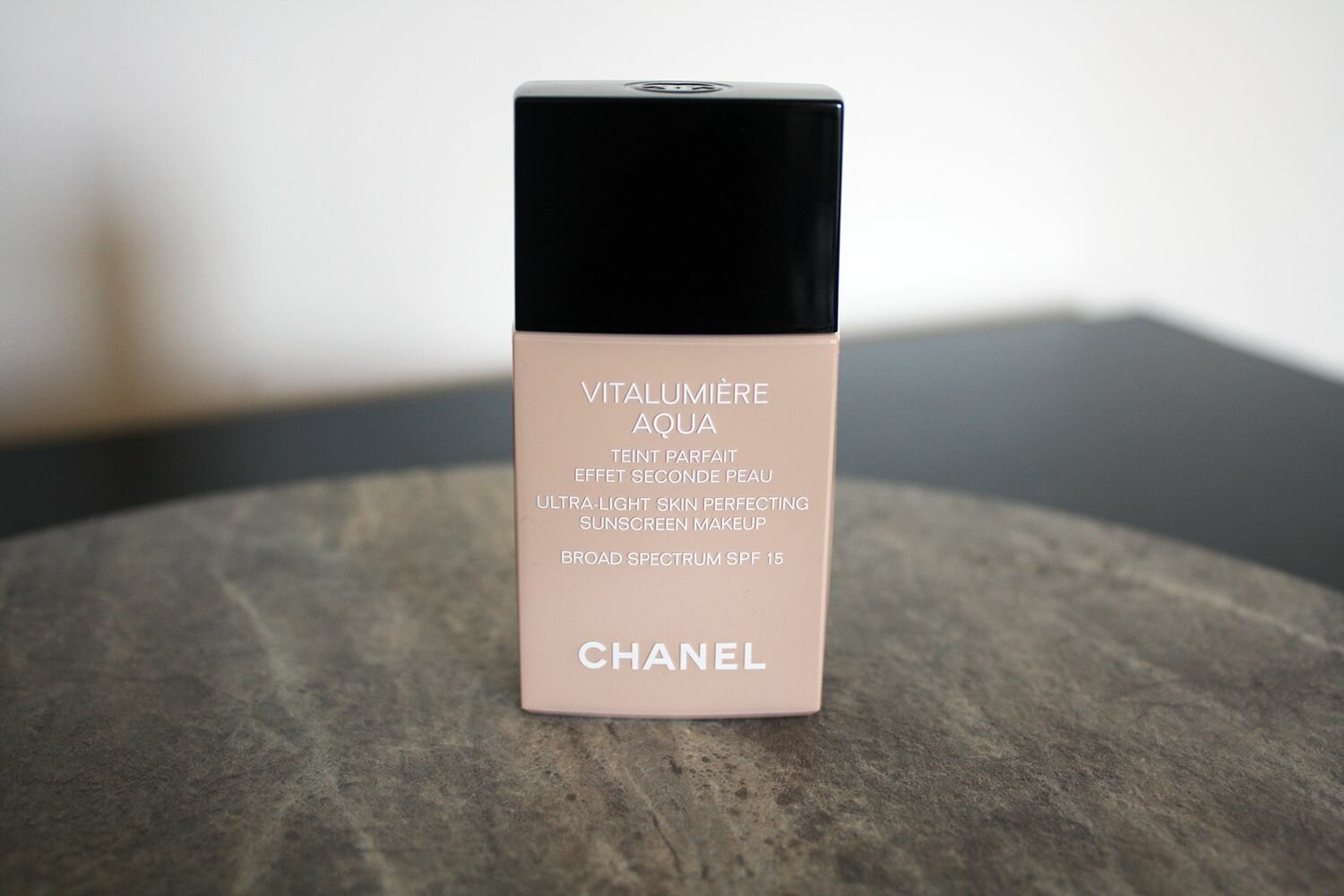 Chanel Тональный флюид Vitalumiere Aqua, SPF 15, 30 мл, оттенок: №70 Beige