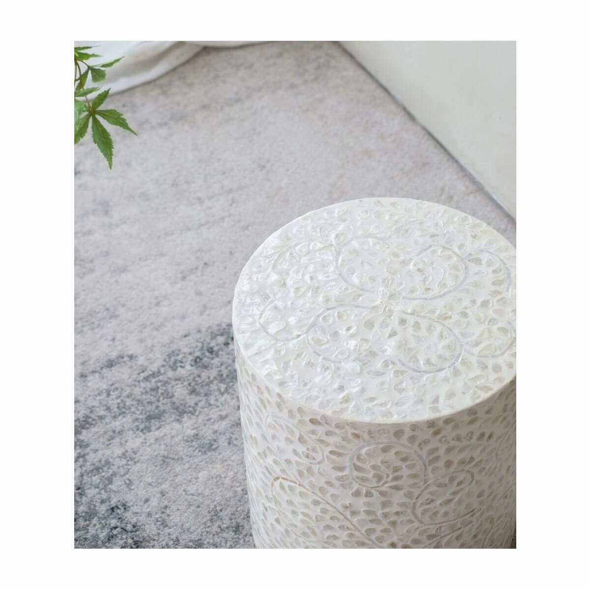 Обзор: 49921 Столик акцентный с отделкой раковинами устриц 35x35x45см, Glasar