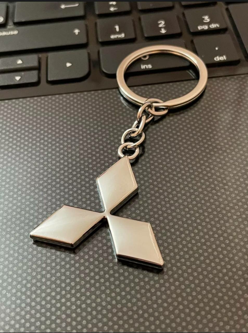 Брелок Mitsubishi