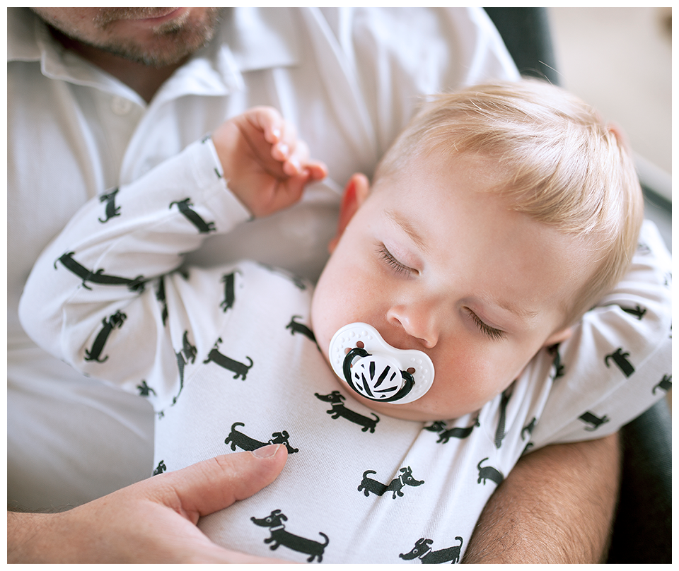 Силиконовая симметричная пустышка Canpol babies LOVI Salt&Pepper, серый, 6-18 мес., 2 шт. (22/879) - фото №9