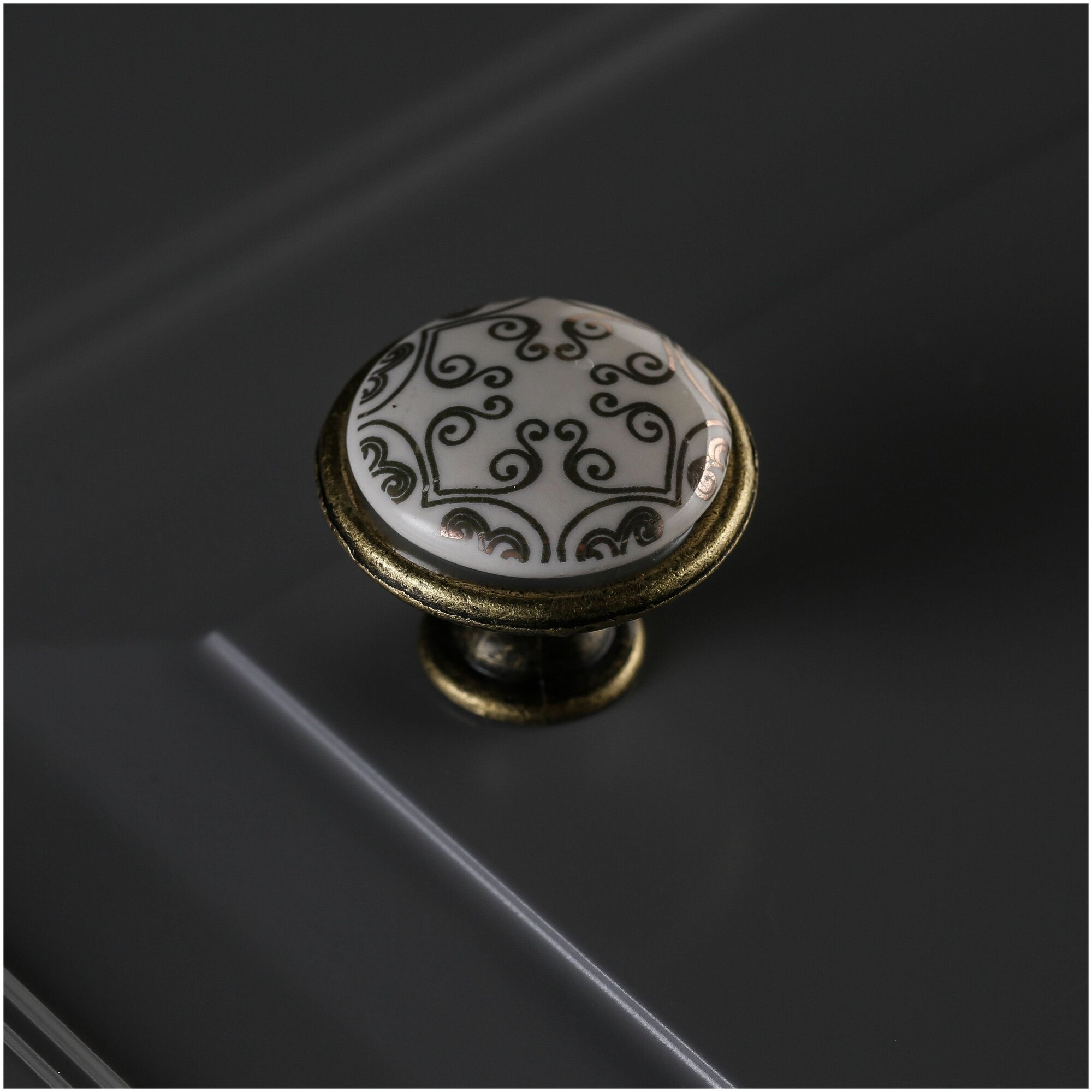GTV Ручка мебельная керамика кнопка GP-0728-J4-C (золотой орнамент) - фотография № 5