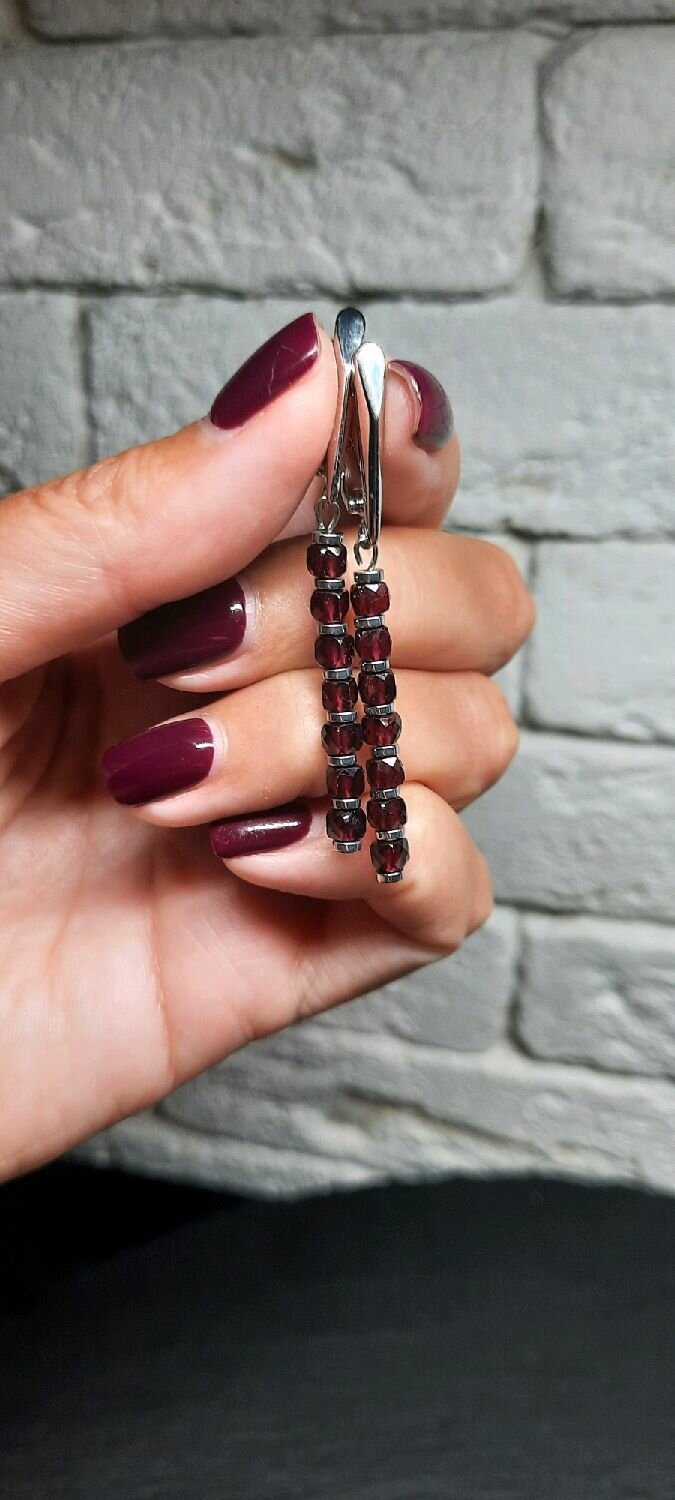 Серьги с подвесками, гранат