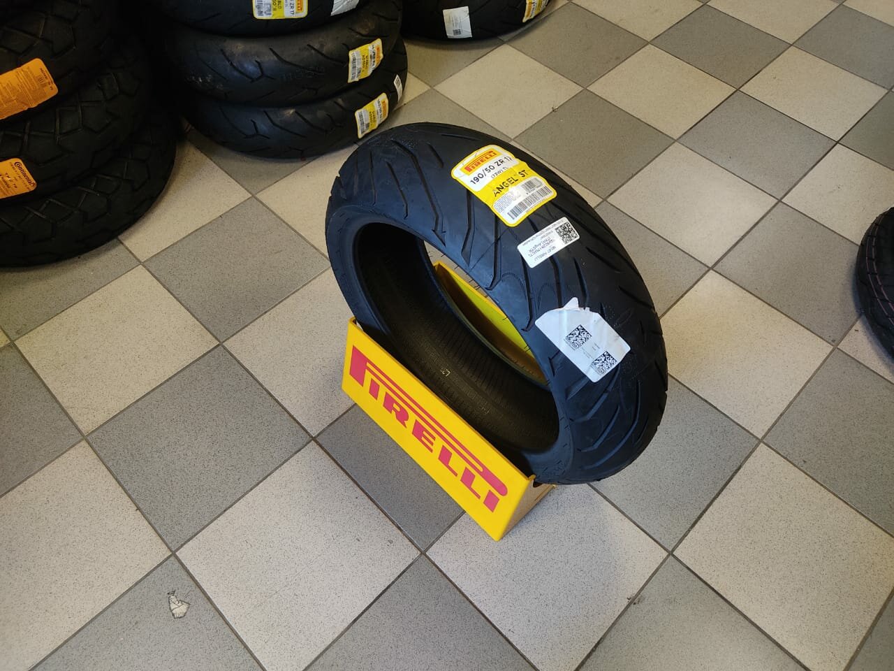 Мотошина / шина для мотоцикла Pirelli Angel ST 190/50ZR17 73W TL — фото 4