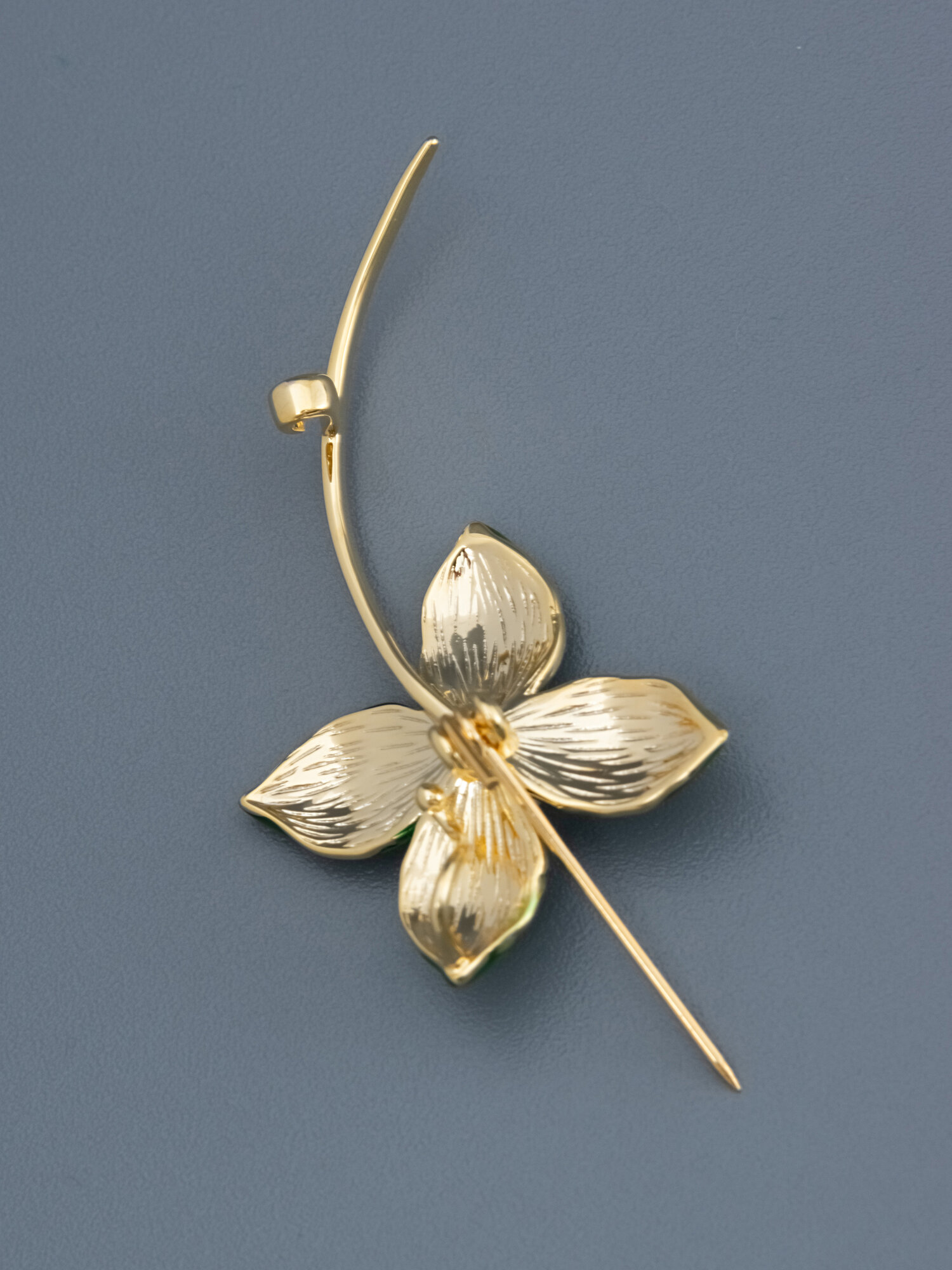 Брошь ЖемАрт, жемчуг имитация, 1 шт., золотой, зеленый, белый — фото 1