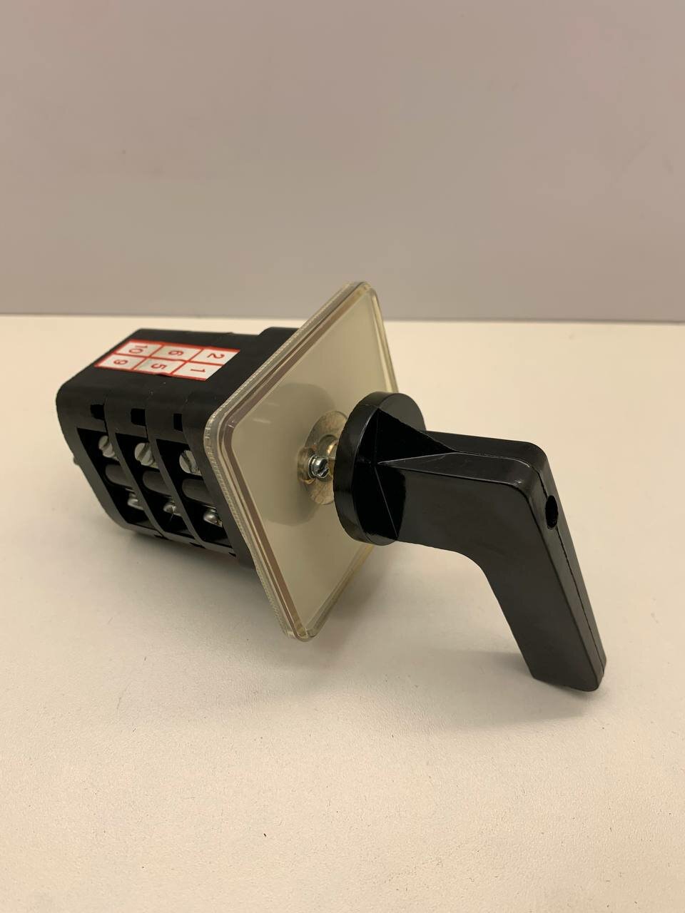ПК16-12А3022 УХЛ3, Переключатель коммутационный, 16A, 380-220V, IP30