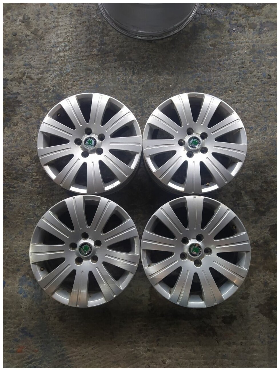 Колесные диски Skoda 6xR17/5x112 57.1 (оригинал)