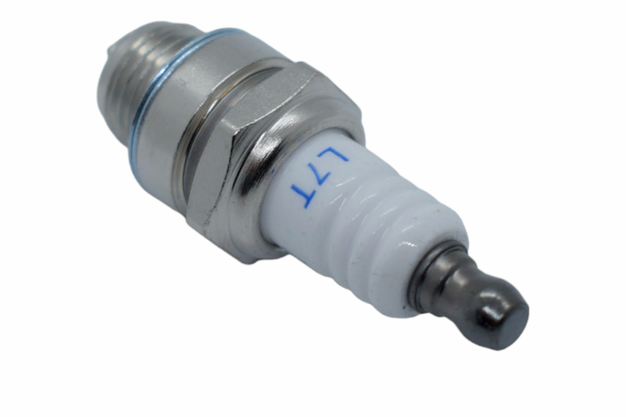 Свеча зажигания универсальная L7T для Stihl MS180 и большинства бензопил, бензокос, мотокос L7T/WSR6F и мн. др.