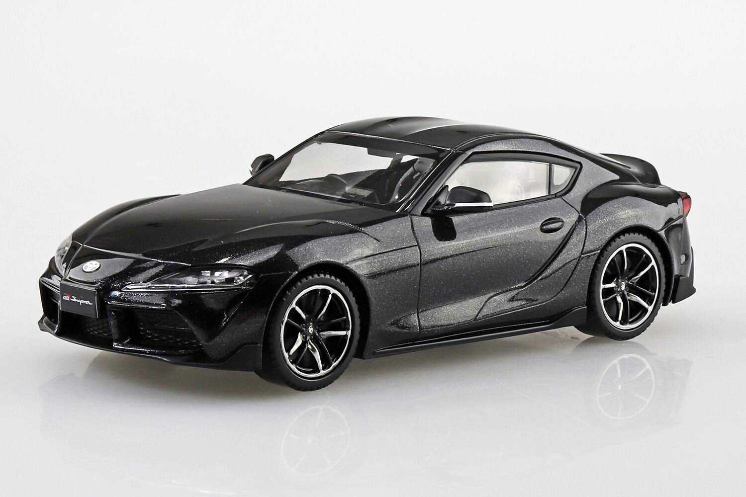 Aoshima 10-C Supra GR (Black Metallic) Сборная модель на защелках, пластик в цвет кузова, 1/32