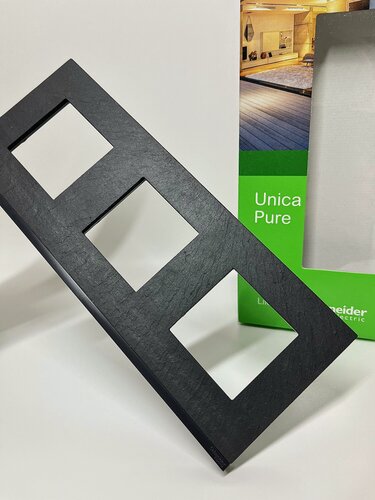 Изображение товара Рамка 3 поста UNICA PURE Schneider Electric, камень/антрацит NU600687
