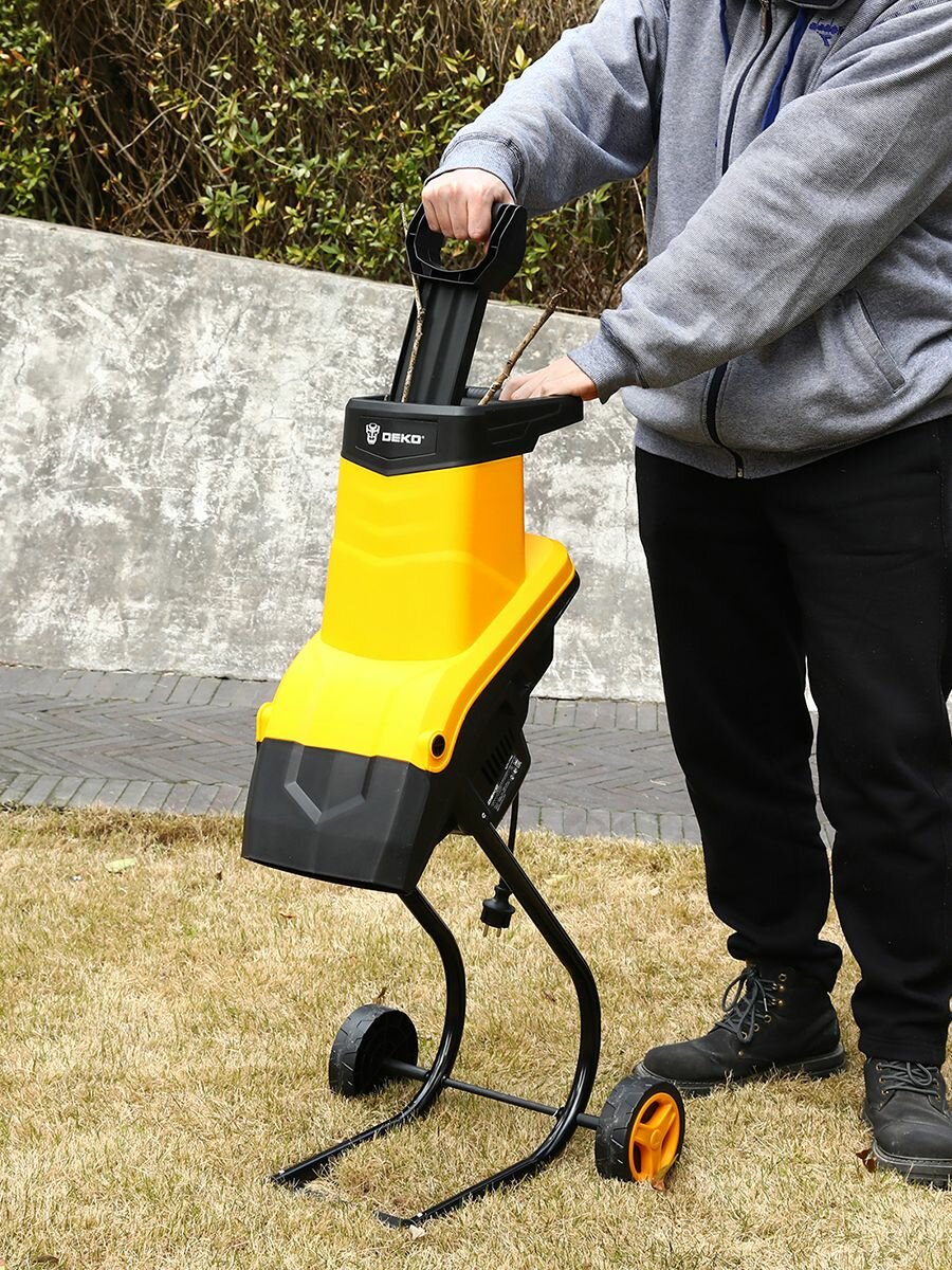 Садовый измельчитель электрический DEKO DKSH2700