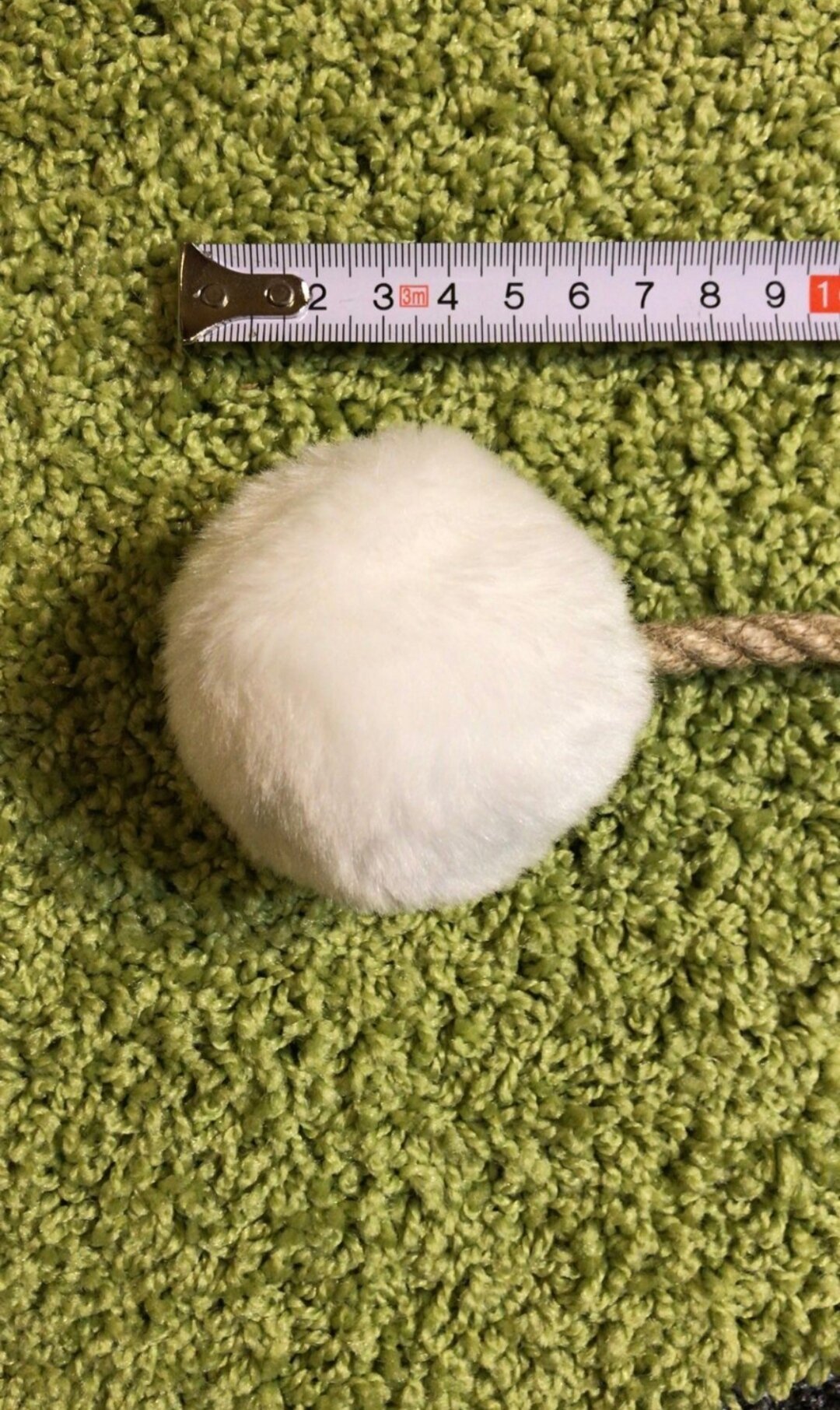 Игрушка для кошек Моя Котя, помпон для когтеточки "Белый Пушистик" - фотография № 3