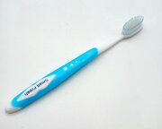 Зубная щетка в футляре для хранения и переноски средней степени жесткости, для гигиены зубов и полости рта, для взрослых и подростков, Для всех видов зубных паст. Безопасно для зубов и эмали.