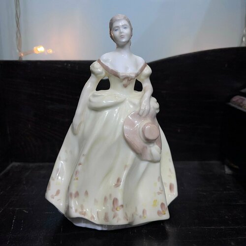 Скульптура Девушка 