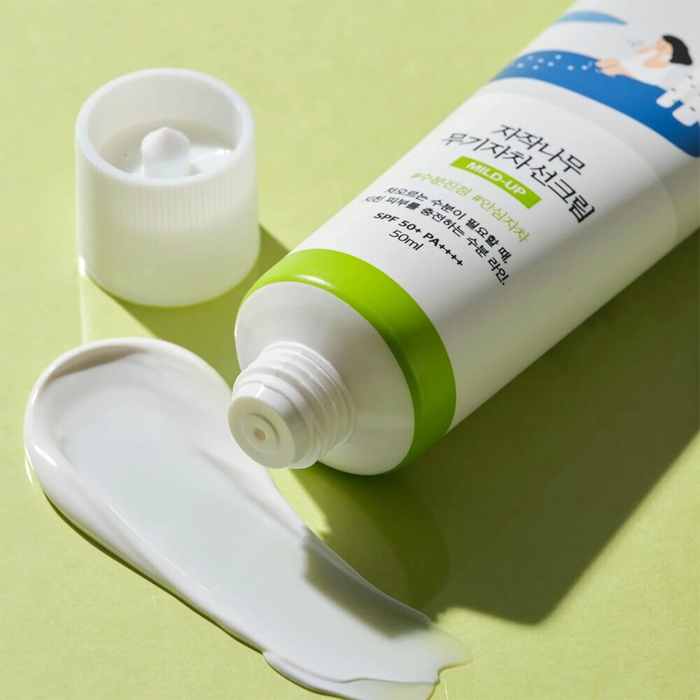 SPF крем для чувствительной кожи на физических фильтрах Round Lab Birch Juice Moisturizing Mild-Up Sunscreen — фото 1
