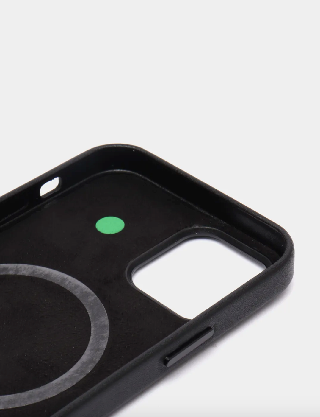 Черный Кожаный чехол Leather Case для iPhone 12 /12 Pro с функцией MagSafe