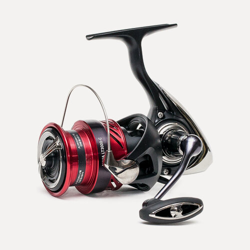 Изображение товара Катушка безынерционная Daiwa 23 NINJA LT 4000-C, цвет черно-красный