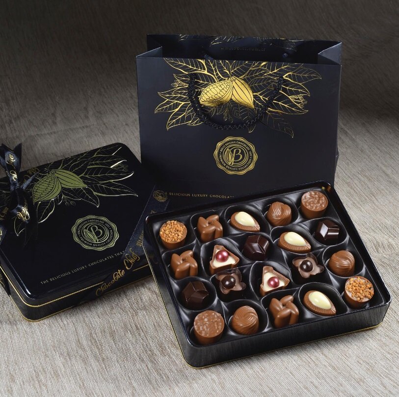 Премиальные шоколадные конфеты BOLCi ассорти "Black& Gold" в подарочной металлической упаковке с бантом нетто 250 г Chief - фото №2