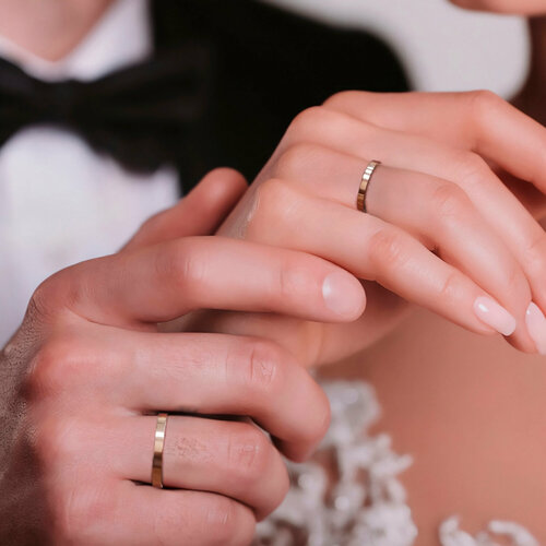 Кольцо обручальное ZOLOTO.GOLD, красное золото, 585 проба, размер 15, красный