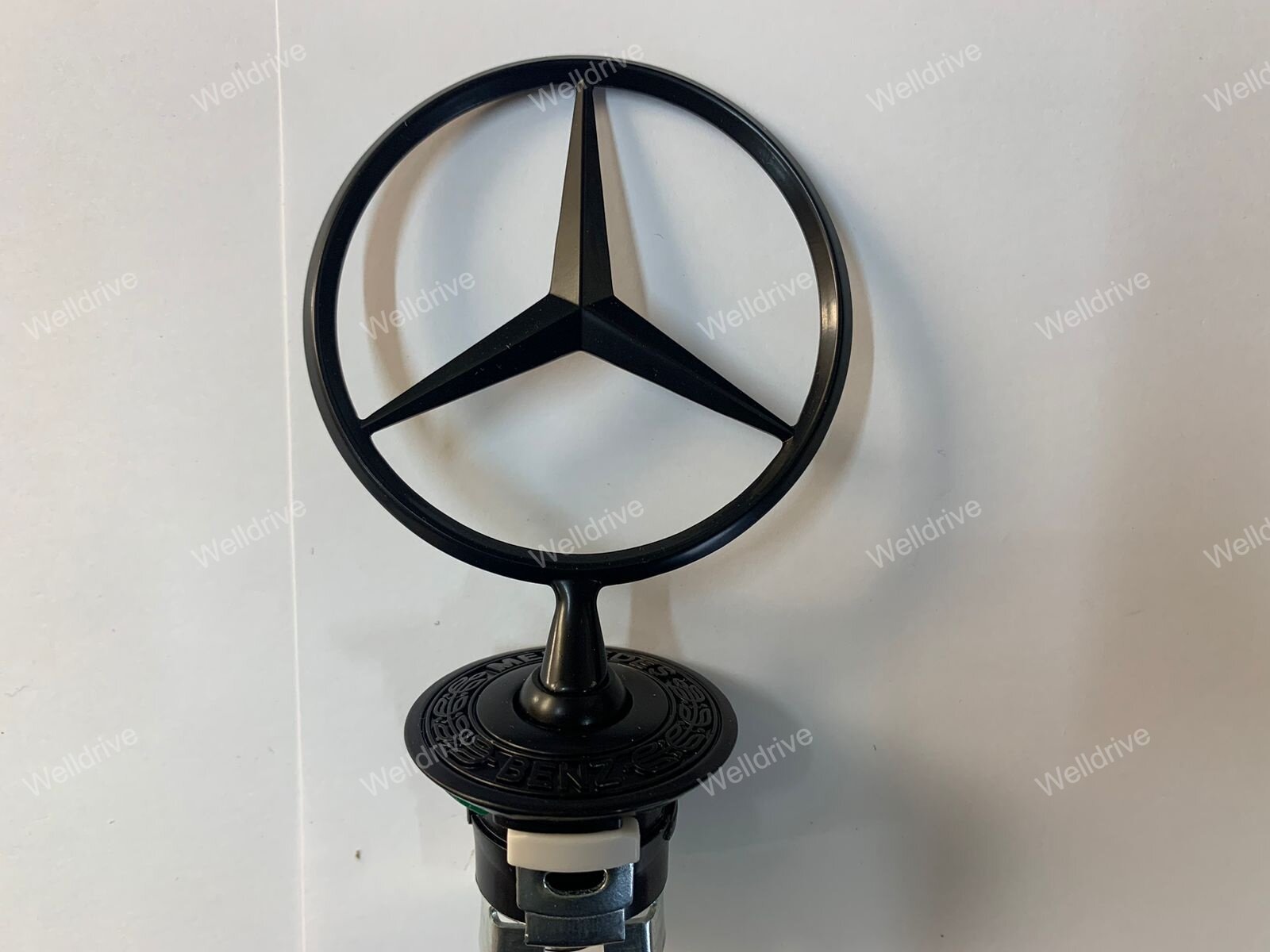 Звезда прицел Mercedes-Benz в капот черная матовая black matte