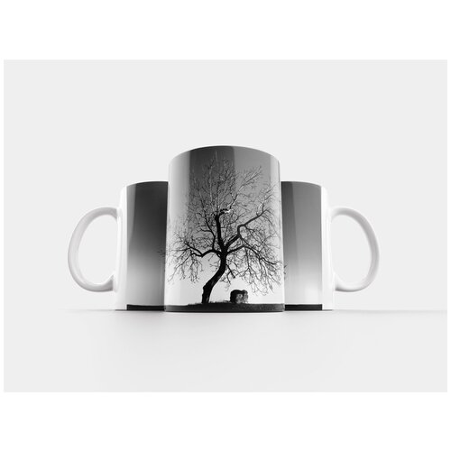 фото Кружка "дерево, каменные скамьи, черный и белый" 320 мл lotsprints
