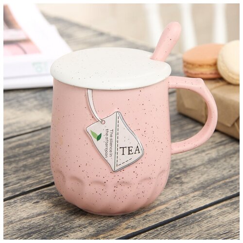 фото Кружка «напиток», с керамической ложкой и крышкой, 400 мл, цвета микс newstory