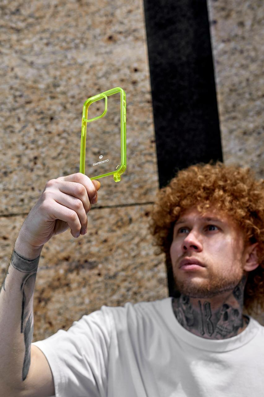 Чехол DAPROSTO на Apple iPhone 15 Pro Max (Айфон 15 Про Макс) Light Green с креплением для шнурка (без шнурка) — фото 1