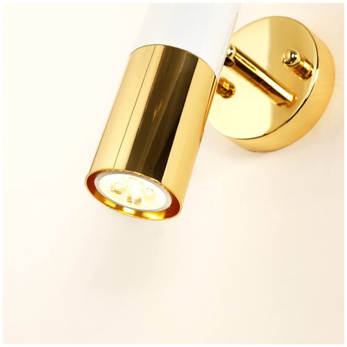 фото Бра favourite ultra 2755-1w