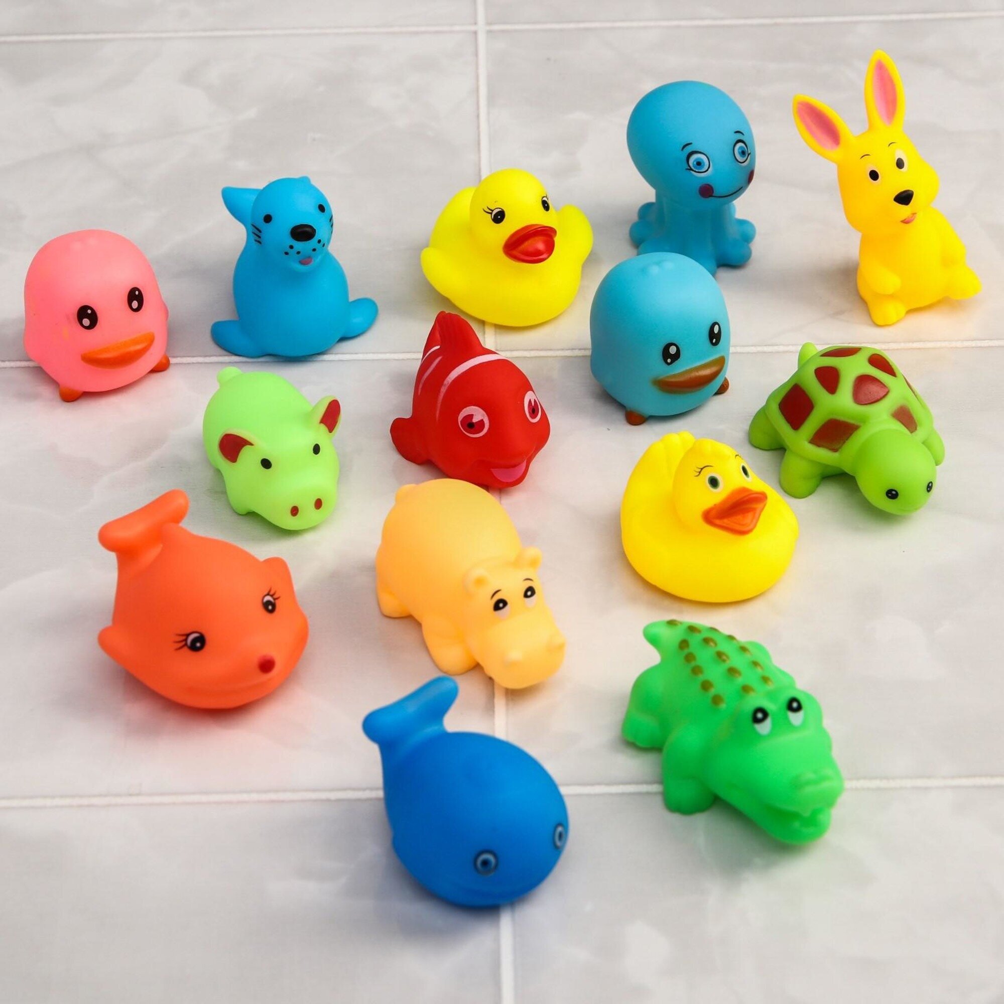 Набор игрушек для игры в ванне «Малыши» с пищалкой 14 шт цвет МИКС