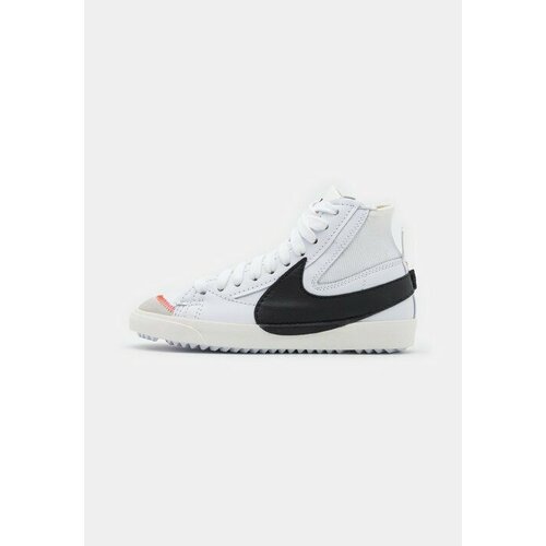 высокие кеды blazer mid 77 se unisex nike цвет white black deep jungle light silver sail black Кроссовки NIKE Blazer Low '77 Jumbo, размер 46, белый