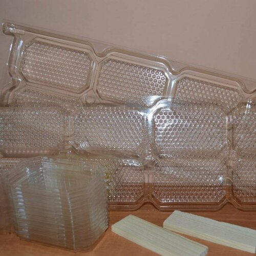 Пластиковые рамки для сотового мёда