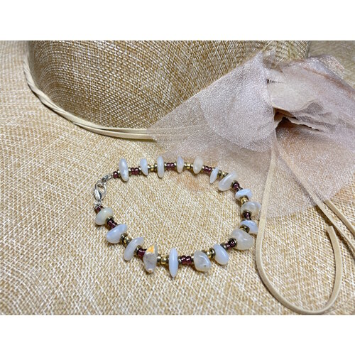 Браслет Халцедон 18-3, бисер, халцедон, белый, бежевый