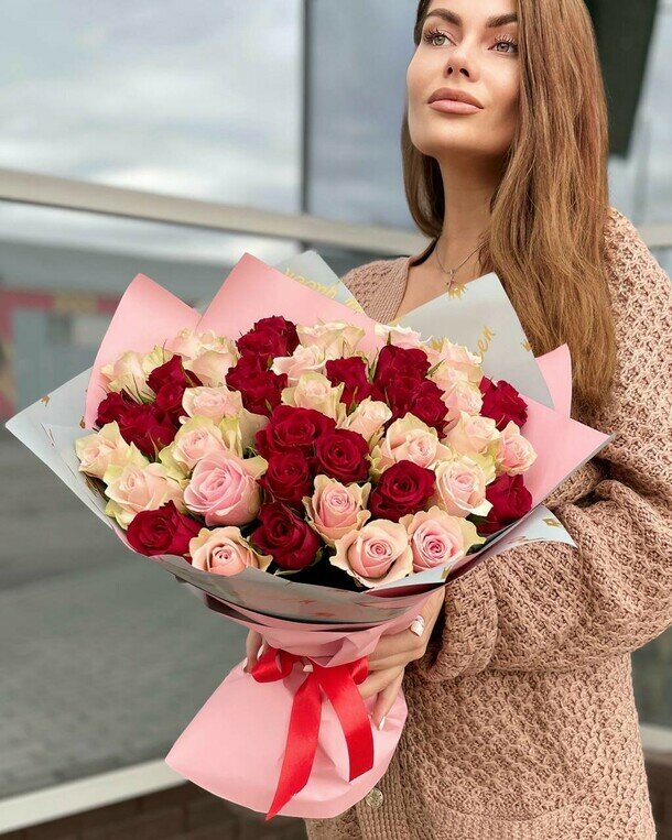 Букет Well Flowers "Милый" круглый на стеблях 41 роза свежий букет цветов