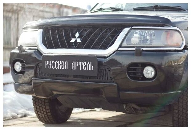 Защитная сетка решетки переднего бампера для Mitsubishi Pajero Sport 1996-2004