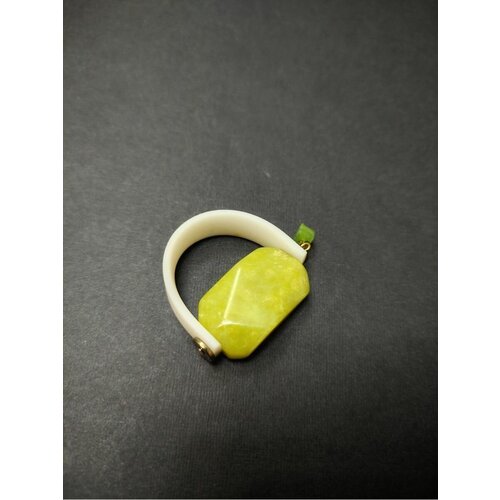 фото Кольцо женское с камнем нефрит жадеит каучук бижутерия 18,5о myartofstones