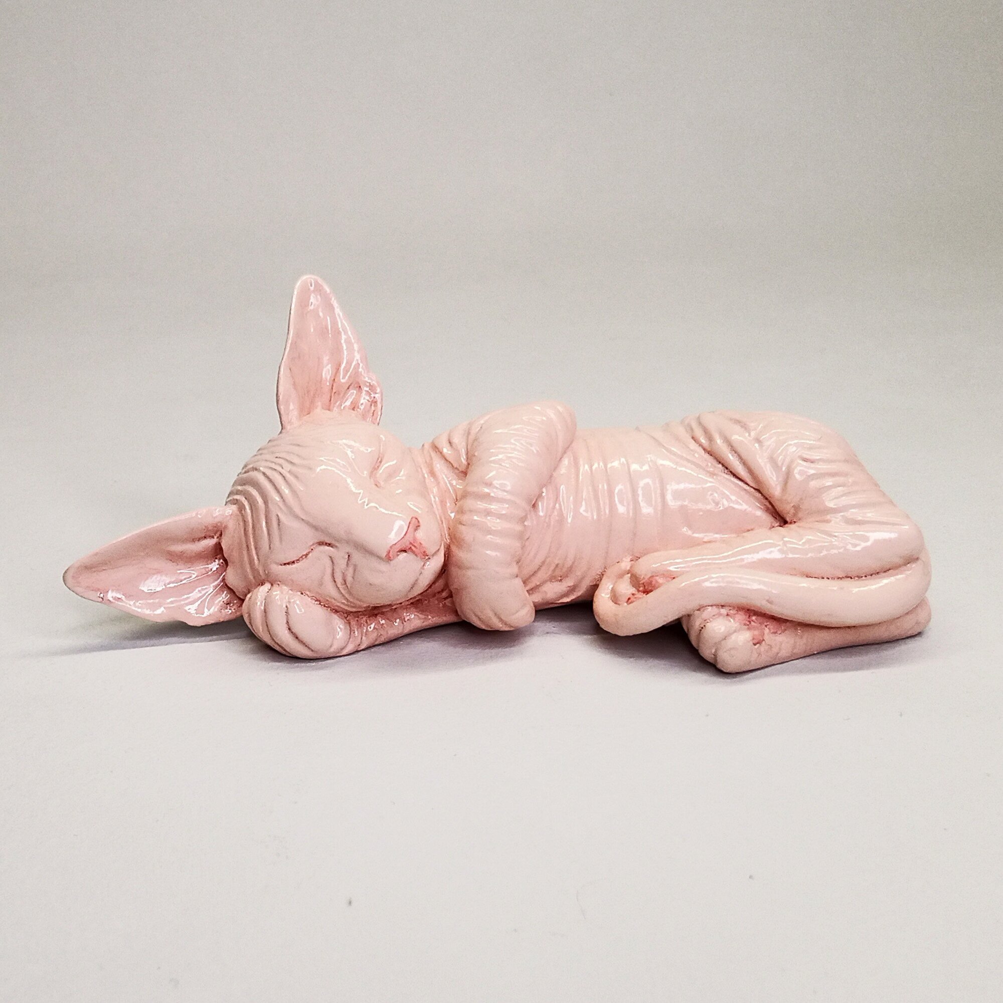 Статуэтка котенка сфинкс "Маленький соня", розовый